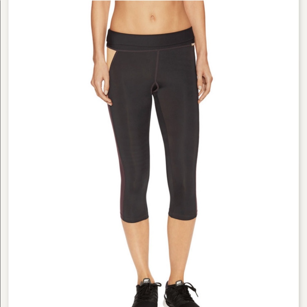 VPL Cropped Low Rise Leggings Size Medium #0330